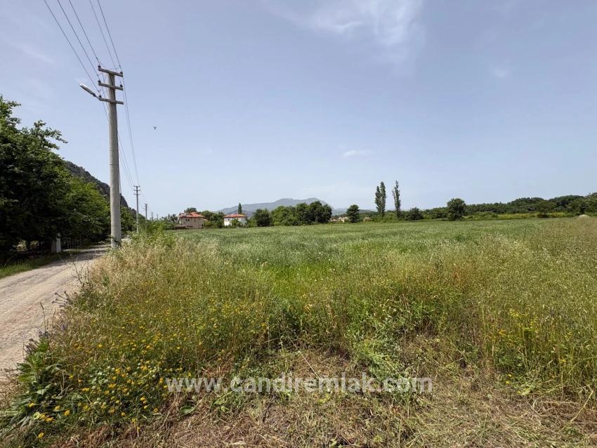 2100 M2 Großes Grundstück Zum Verkauf In Okçular Marmaris.