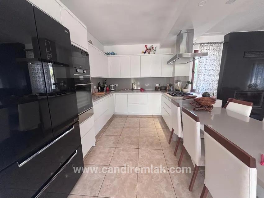 Eckgrundstück Mit 980 M² Und 5+1 Zimmern In Dalyan, Maraş, Zu Verkaufen.