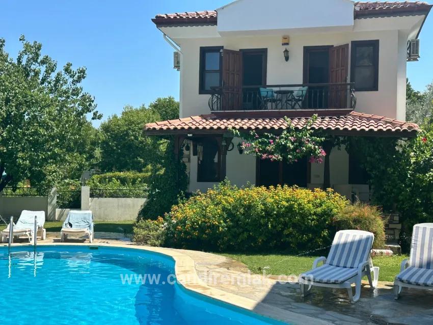 Dalyan In Gülpınar Innerhalb Der Anlage 2+1 Zu Verkaufende Villa