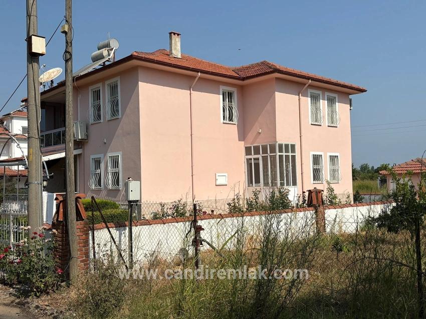 Zweistöckiges Haus Auf Einem 514 M² Großen Grundstück In Okçular Zu Verkaufen.