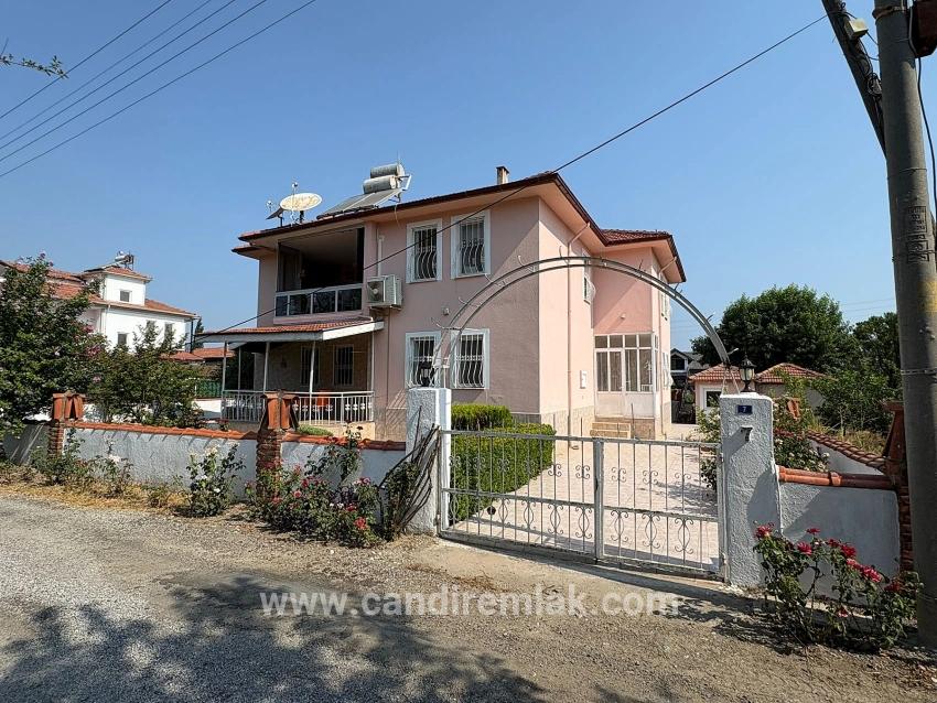 Zweistöckiges Haus Auf Einem 514 M² Großen Grundstück In Okçular Zu Verkaufen.