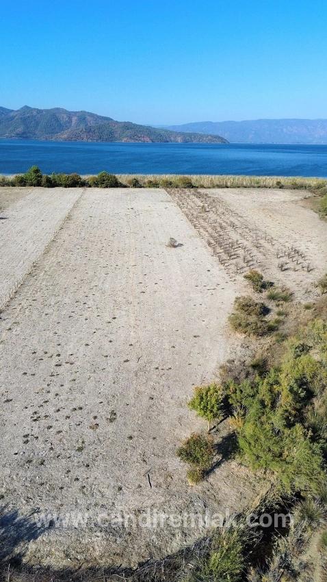 3210 M² Großes 2b-grundstück In Çandır, Direkt Am Seeufer, Zu Verkaufen