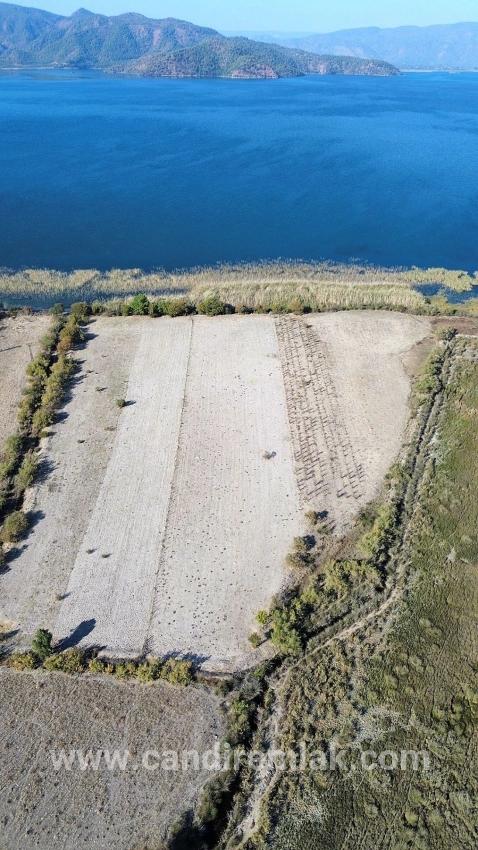 3210 M² Großes 2b-grundstück In Çandır, Direkt Am Seeufer, Zu Verkaufen