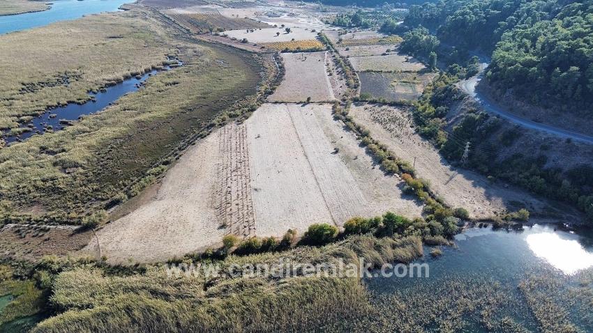 3210 M² Großes 2b-grundstück In Çandır, Direkt Am Seeufer, Zu Verkaufen