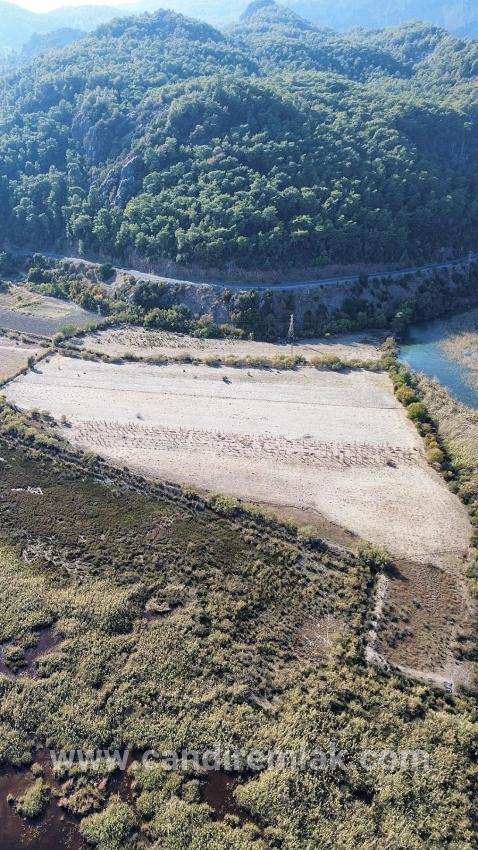 3210 M² Großes 2b-grundstück In Çandır, Direkt Am Seeufer, Zu Verkaufen