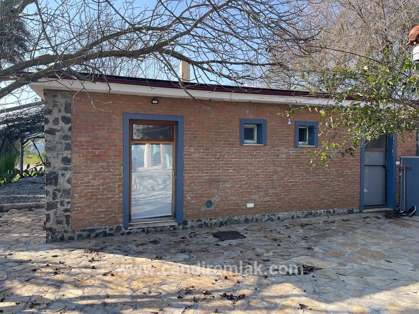 Freistehendes, Eingeschossiges Haus Auf Einem 2882 M² Großen Grundstück In Eskiköy Zu Verkaufen.