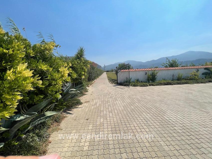Luxuriöse 4+1-zimmer-villa Auf Einem 7000 M² Großen Grundstück Mit Blick Auf Den Strand Von Dalyan Iztuzu Zu Verkaufen