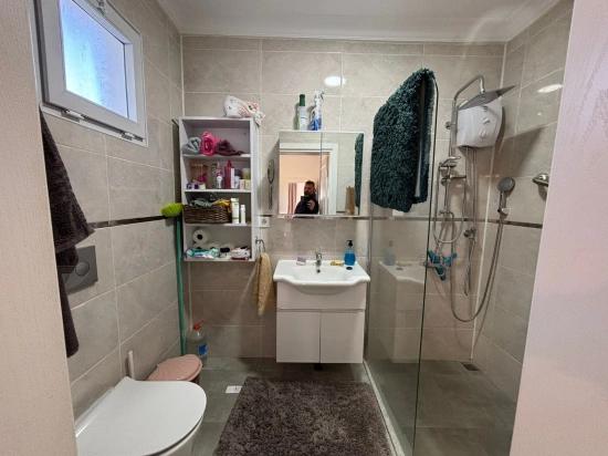 Eingeschossiges Haus Mit 2 Schlafzimmern Und Einem Zusätzlichen Zimmer Auf Einem 459 M² Großen Grundstück In Okçular Zu Verkaufen