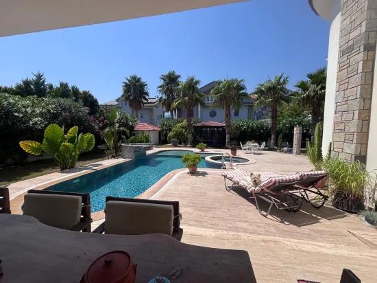 Eckgrundstück Mit 980 M² Und 5+1 Zimmern In Dalyan, Maraş, Zu Verkaufen.