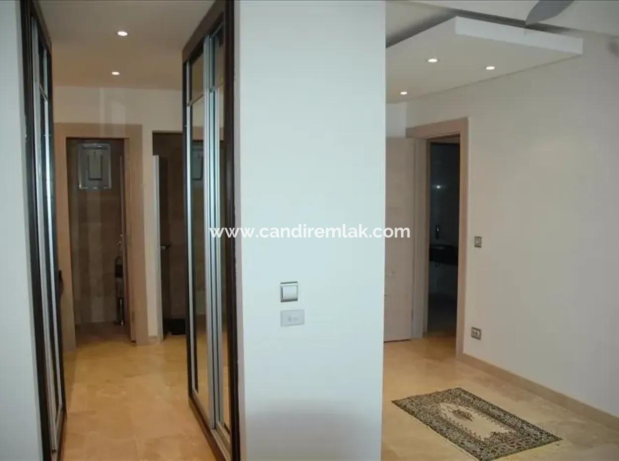 Villa Zum Verkauf-Meer-Villa Zum Verkauf Mit Aussicht Auf Das Meer Und Die Insel Meis. Nov