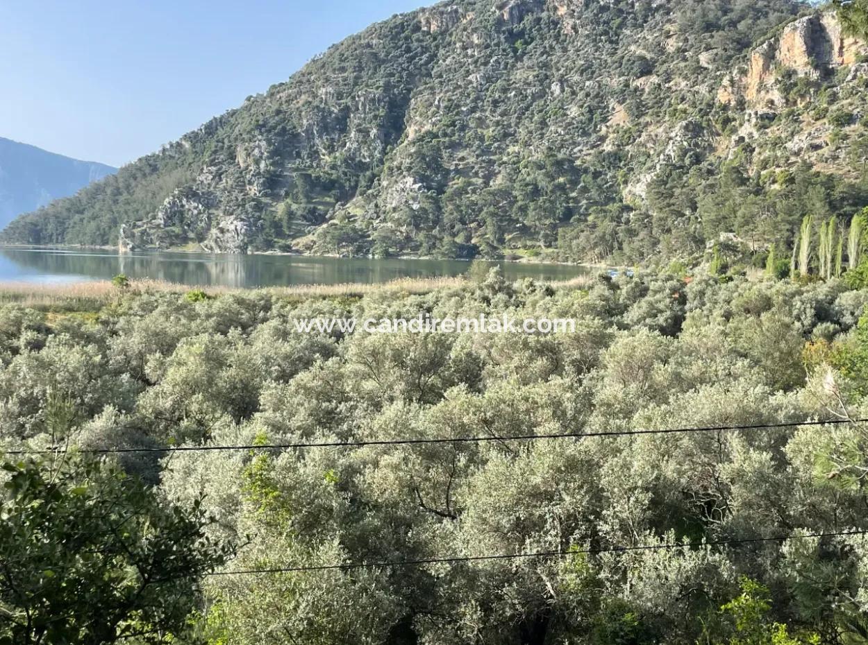 6.821M2 Dorfhaus Zum Verkauf Mit Blick Auf Den Çandir See