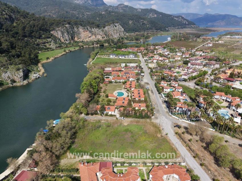 2600m2 Land For Sale In Dalyan Gülpınar, Next To The Canal, With 20% Tourism Zoning