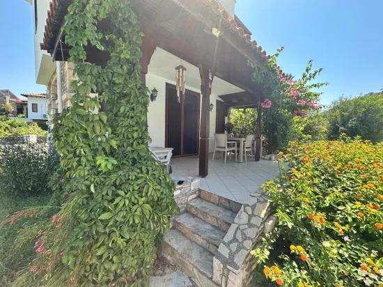 Dalyan Gülpınar'da Site Içerisinde 2+1 Satılık Villa Translates To Dalyan Gülpınar In The Site 2+1 For Sale Villa, However Following The Rules: In Gülpınar, Dalyan, Within The Site 2+1 Villa For Sale