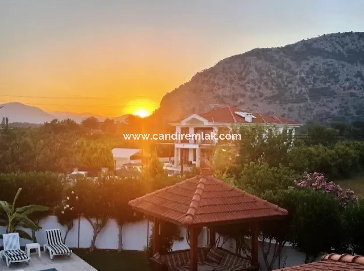 3 1 Villas For Sale In A Plot Of 645M2 In Arıkbaşı, Dalyan