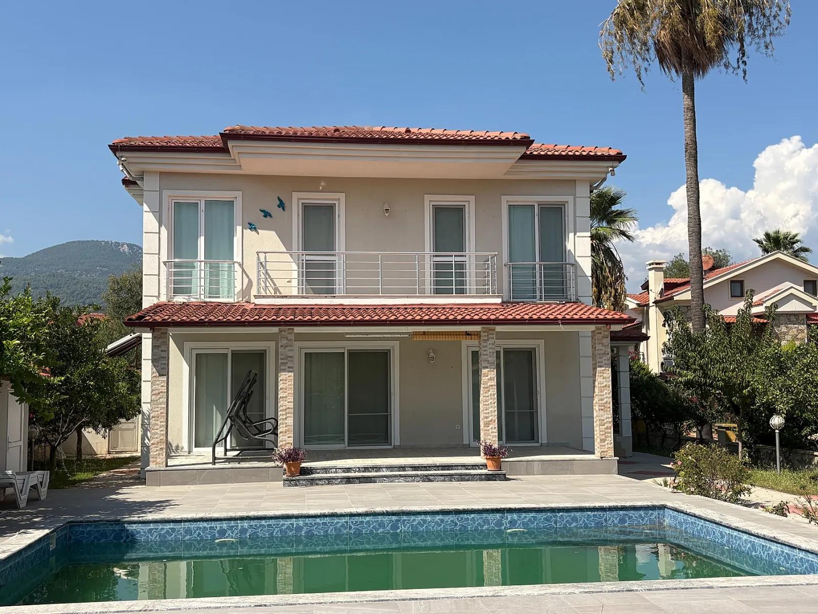 в Dalyan Gülpınar 520m2 участок внутри 4+1 на продажу вилла