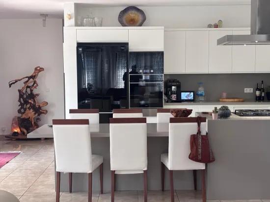 Угловой Участок Площадью 980 М2 С 5+1 Комнатами Продается В Дальяне, Мараш.