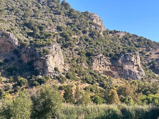 Продается Вилла 4+1 В Дальяне, Прямо На Канале.