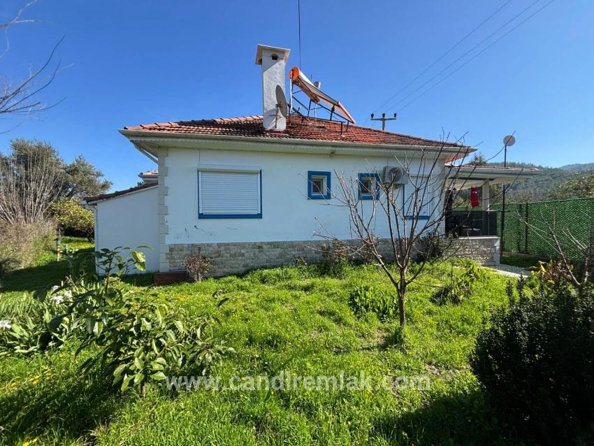 Okçular'da 459m2 Arsa İçerisinde 2+1 Satılık Tek Katlı Ev