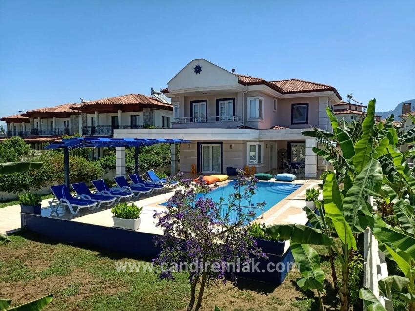 Ortaca Dalyan Mah. Satılık 4+1 Villa - 573 m²