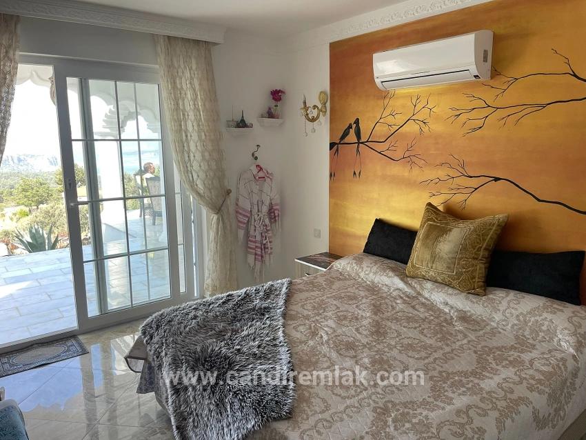 Gökbel'de Full Deniz Manzaralı 5000m2 Arsa İçerisinde Satılık Vıp Villa