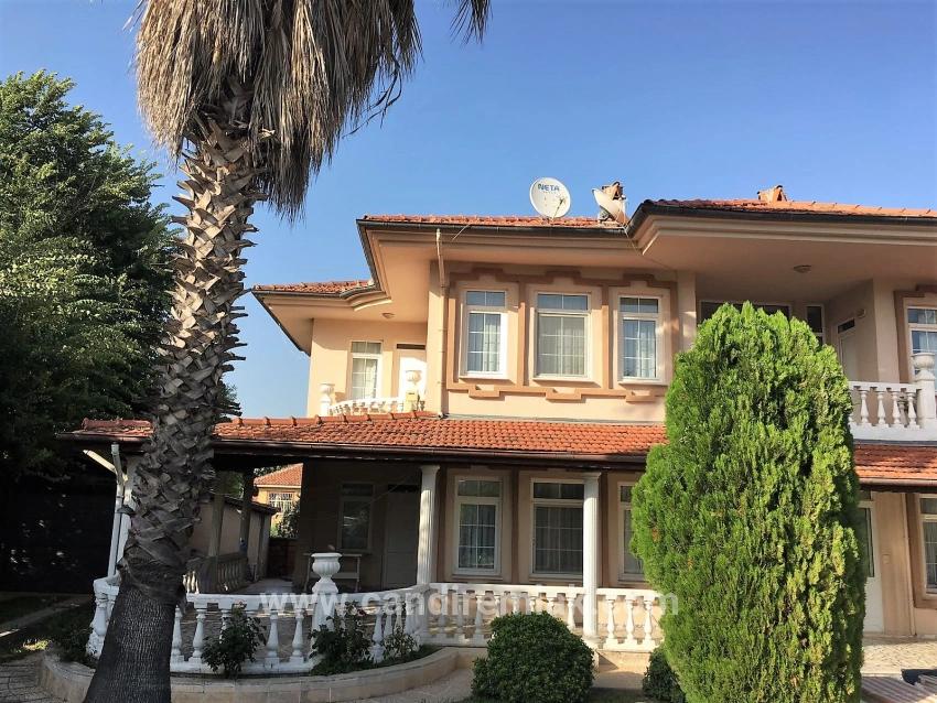 Dalyan'da 1000m2 Arsa İçerisinde 4+1 Satılık Villa