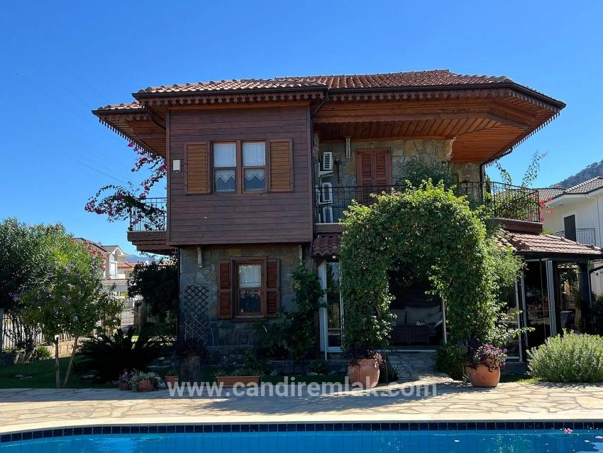 Ortaca Dalyan Mah. Satılık 5+1 Villa - 580 m²