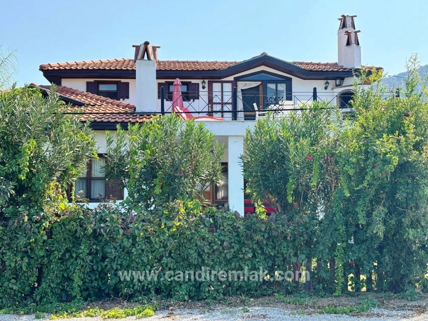 Dalyan Arıkbaşı'nda 600m2 Arsa İçerisinde Satılık Villa