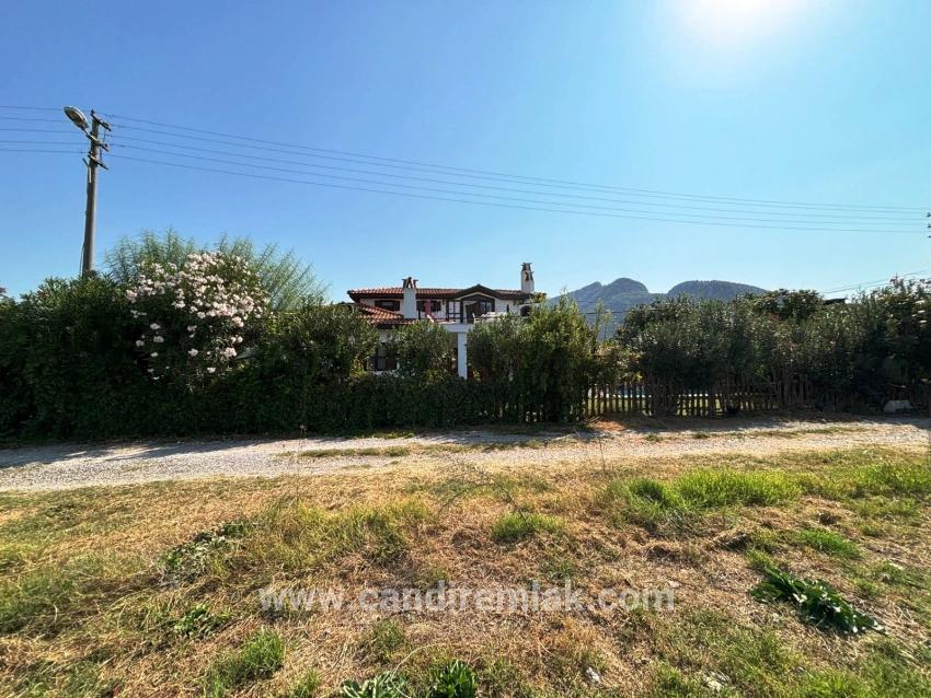Dalyan Arıkbaşı'nda 600m2 Arsa İçerisinde Satılık Villa