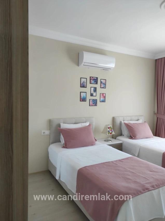 Dalyan Gülpınar'da Köşebaşı 545m2 Arsa İçinde Satılık 4+1 Villa