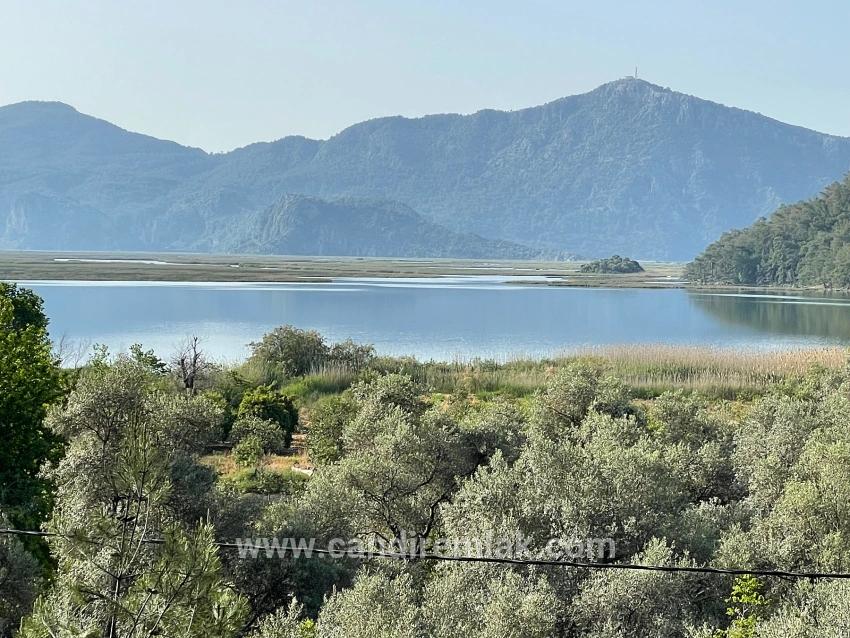 Çandır'da Göl Manzaralı 1252m2 Satılık Arsa