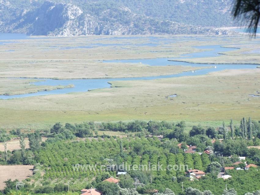 Çandır'da Göl Manzaralı 1252m2 Satılık Arsa