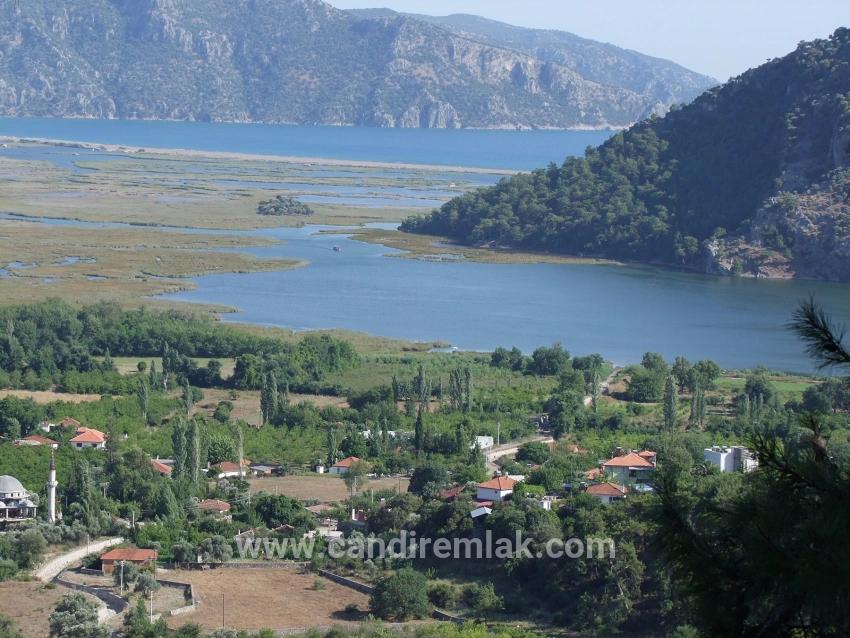 Çandır'da Göl Manzaralı 1252m2 Satılık Arsa