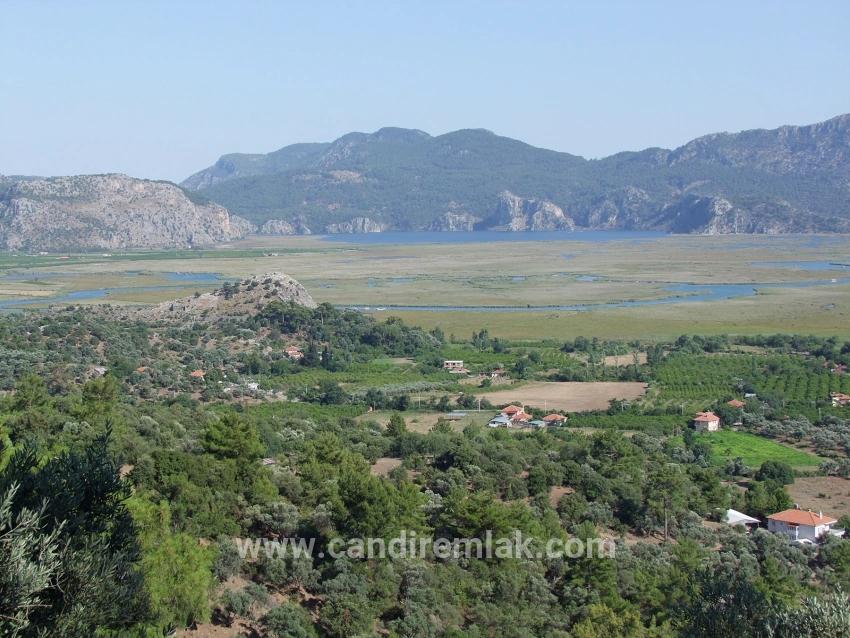 Çandır'da Göl Manzaralı 1252m2 Satılık Arsa