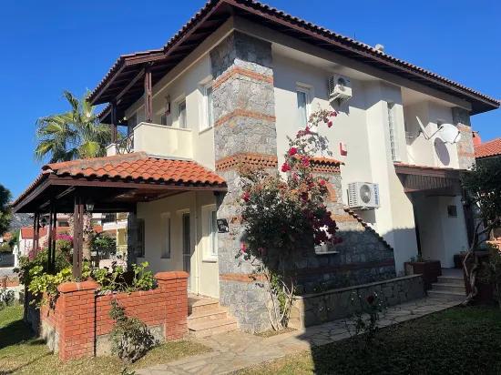 Dalyan'da Site İçerisinde 3+1 Satılık Villa