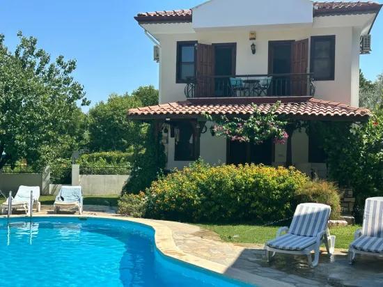 Dalyan Gülpınar'da Site İçerisinde 2+1 Satılık Villa