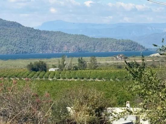 Dalyan Karadağ'da göl manzaralı 5.000m2 satılık tarla