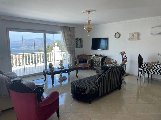 Gökbel'de Full Deniz Manzaralı 5000m2 Arsa İçerisinde Satılık Vıp Villa