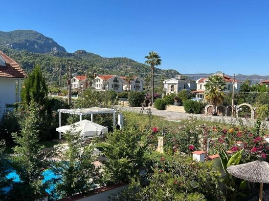 Dalyan Gülpınar'da 580m2 Arsa İçerisinde Satılık Taş Villa