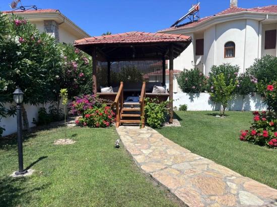 Dalyan'da 848m2 Kral Mezarları Manzaralı 3+1 Satılık Villa