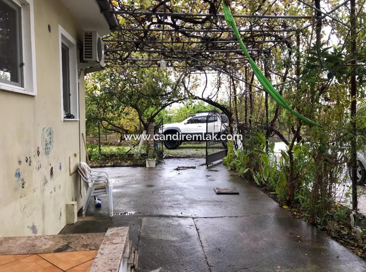 Okçular'da 1222M2 Arsa İçerisinde Satılık Tek Katlı Müstakil Ev