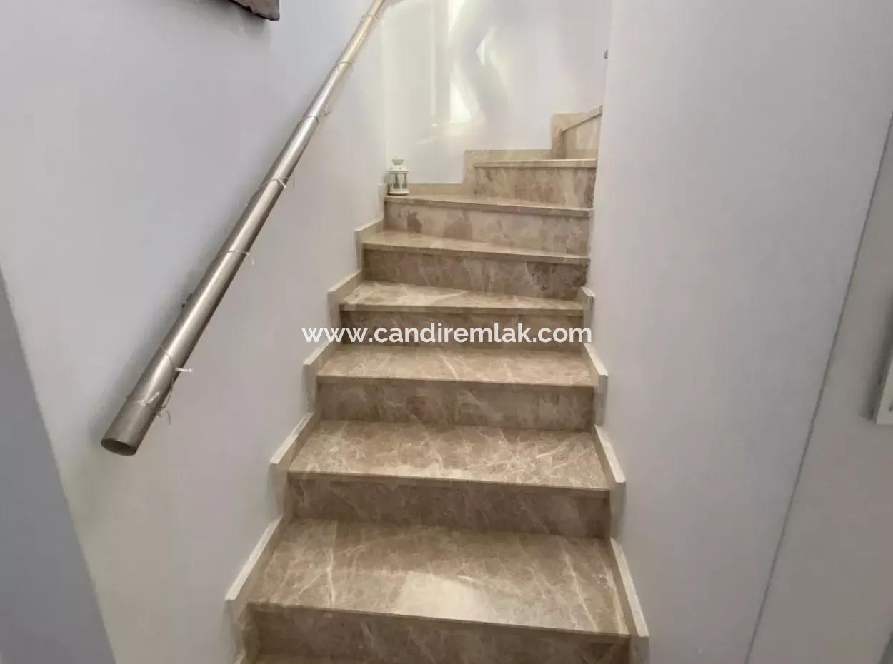 Okçular'da Satılık Villa Lüks 5 Yatak Odalı Satılık Villa