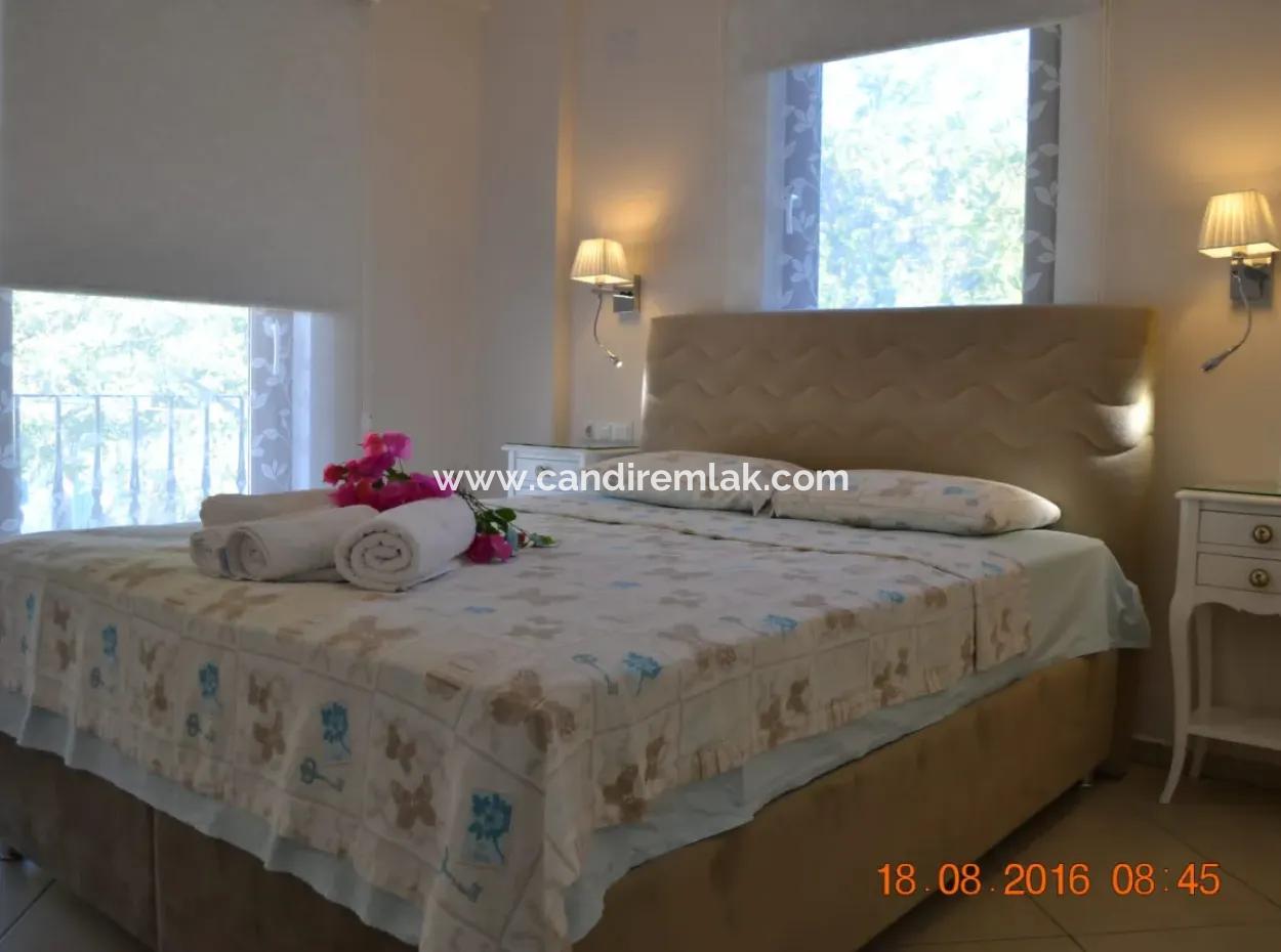 Ekincik'te Deniz Manzaralı Satılık Apart