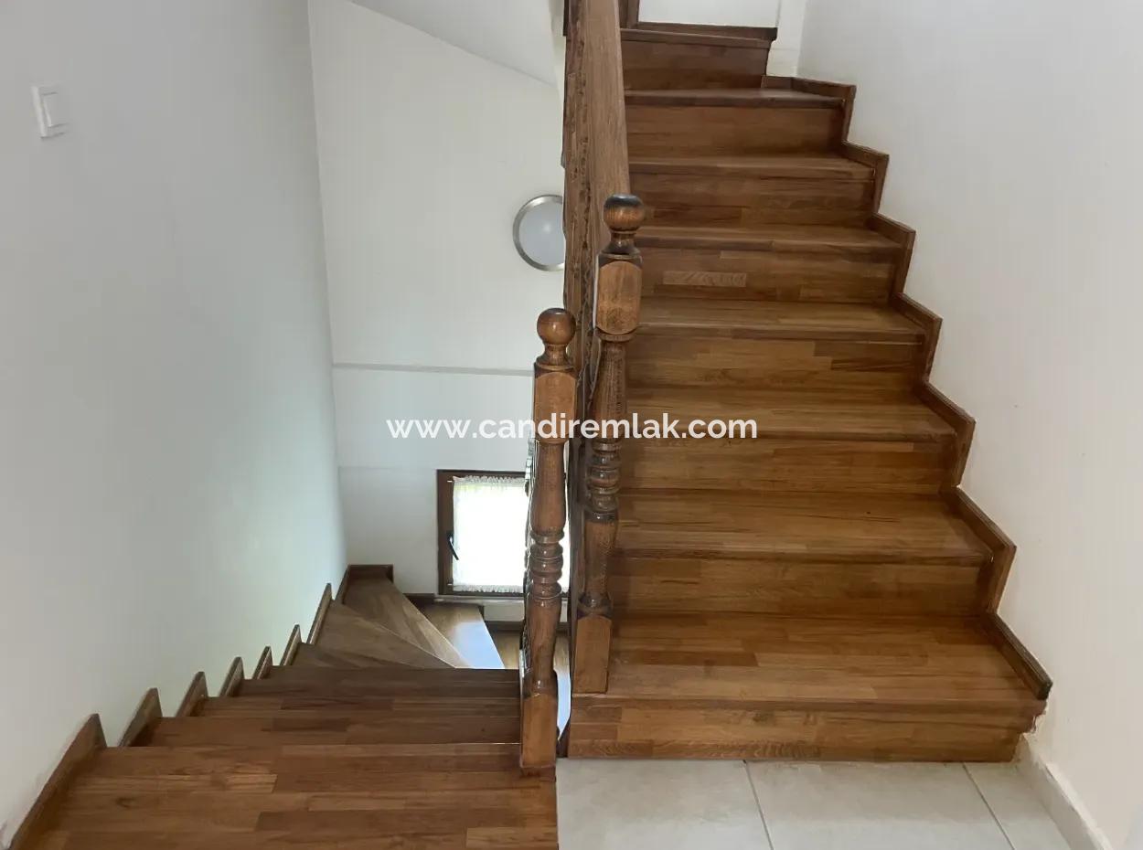 Muğla Ula Köprübaşı Mahallesin'de 2378M2 Arsa İçinde 3+1 Satılık Vlla